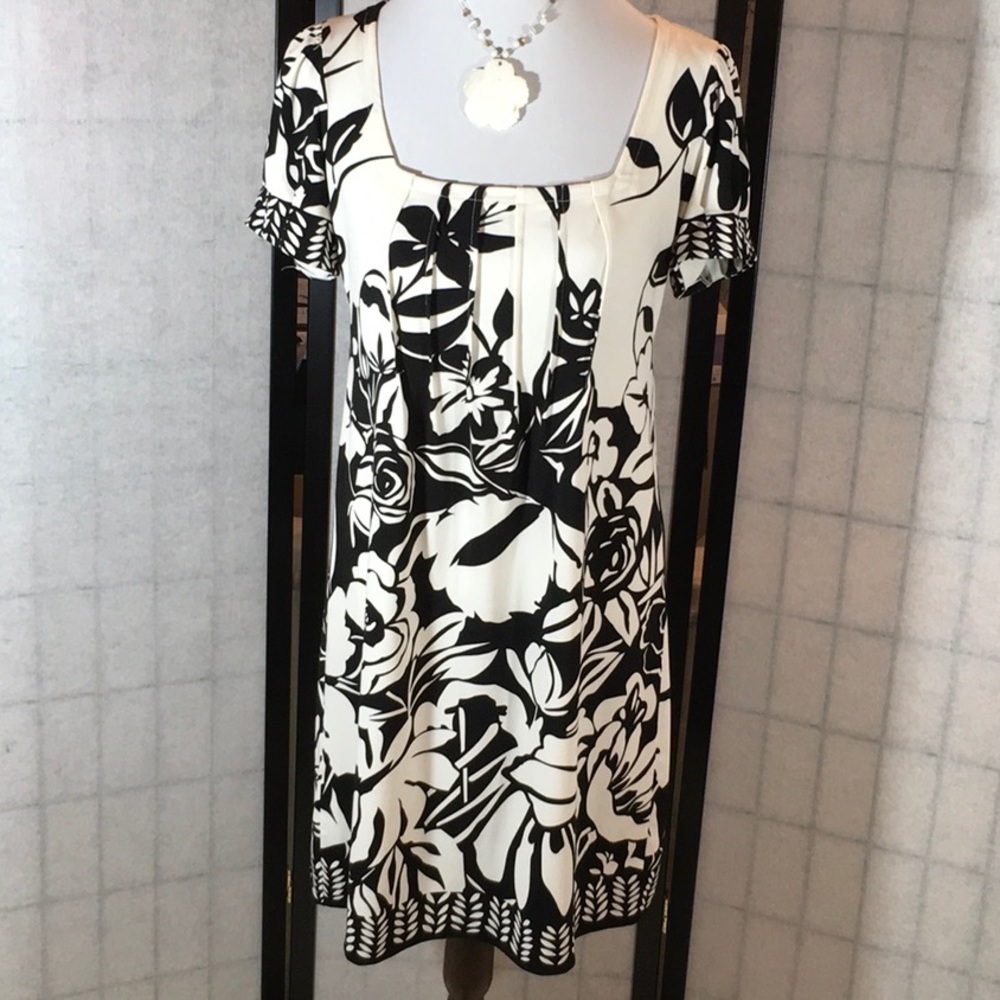 Trulli black and white shift dress
